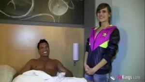 Ainara သည် သူမ၏အကောင်းဆုံး xxx porn ဗီဒီယိုများတွင် သူမ၏ idol Marco Banderas နှင့် အိပ်ရာဝင်သည်။